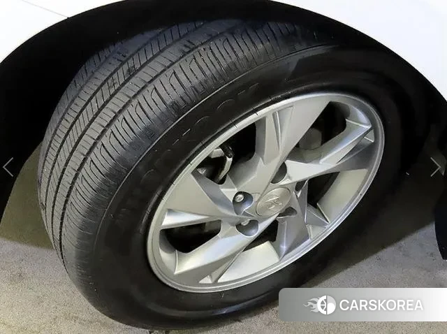 Hyundai Avante (CN7) id 3438702 из Кореи 9