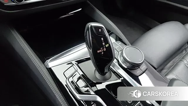 BMW 5 Series (G30) id 3411526 из Кореи 9