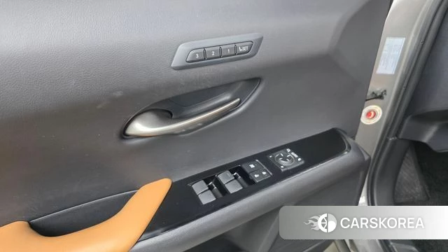 Lexus UX250h id 4746670 из Кореи 9