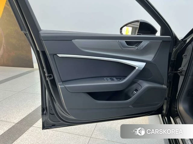 Audi A6L id 4335778 из Китая 9
