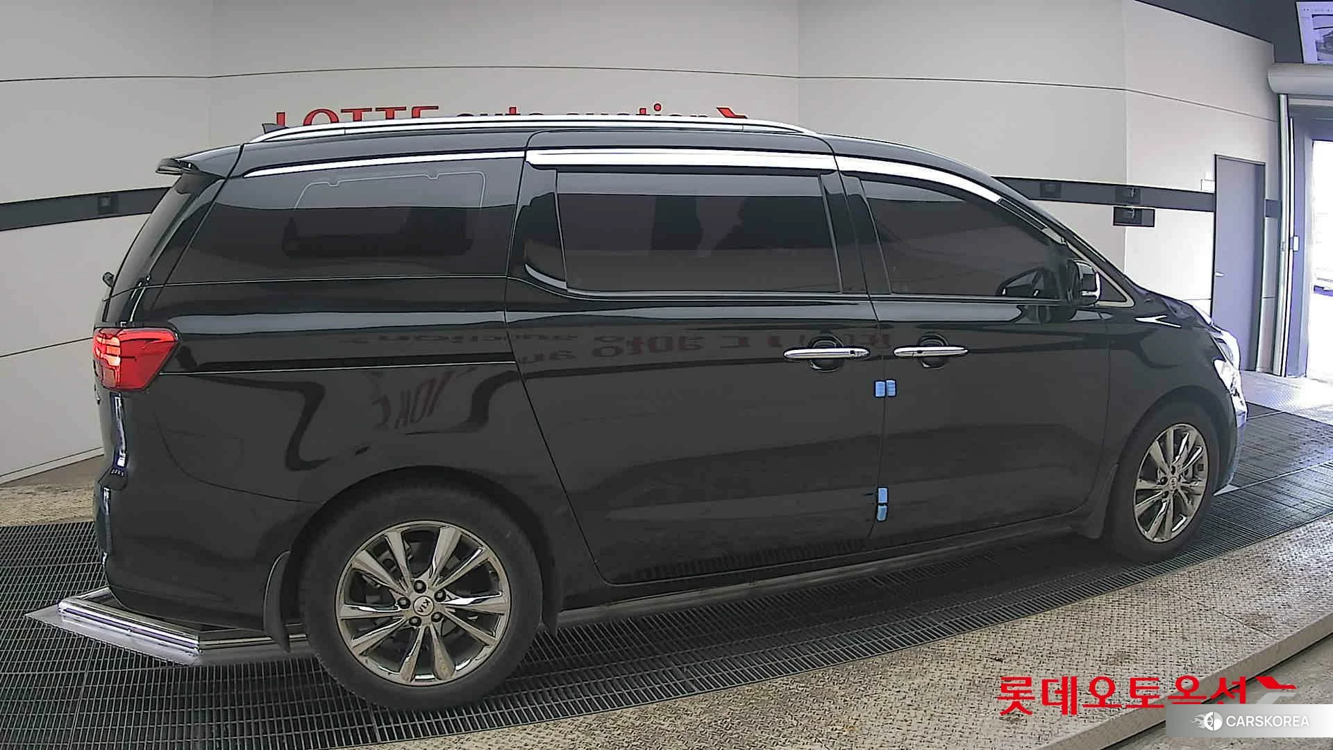 Kia Carnival id 3882130 из Кореи 9