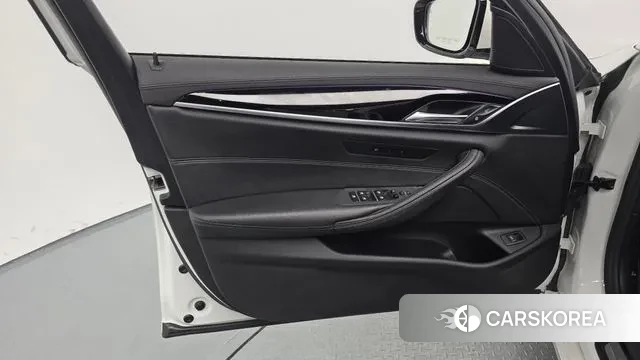 BMW 5 Series (G30) id 3480088 из Кореи 9