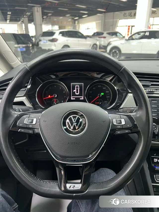 Volkswagen Touran L id 4278713 из Китая 9