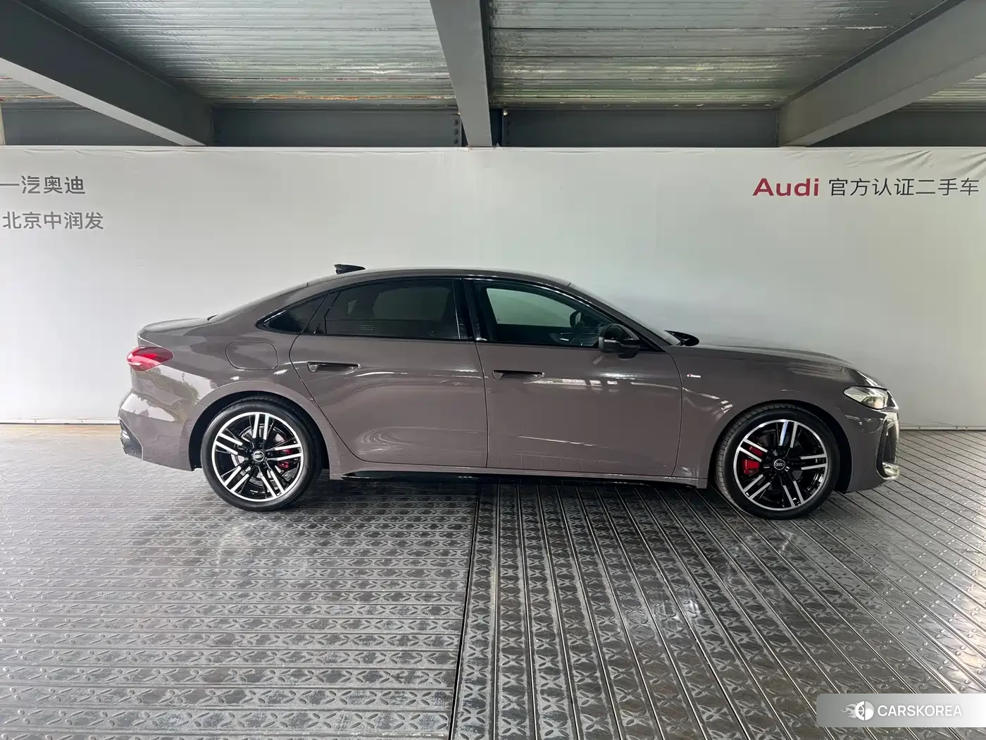 Audi A5L id 4589111 из Китая 9