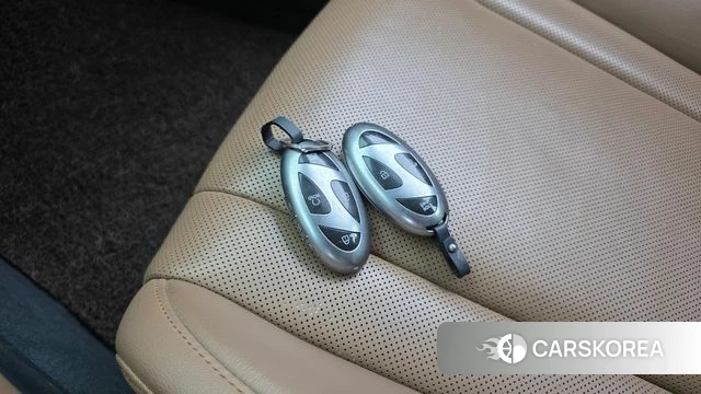 Hyundai Grandeur Hybrid (GN7) id 4292686 из Кореи 9