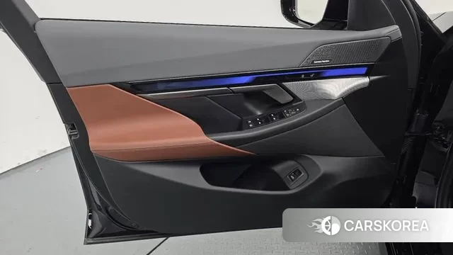 BMW 5 Series (G60) id 3410175 из Кореи 9