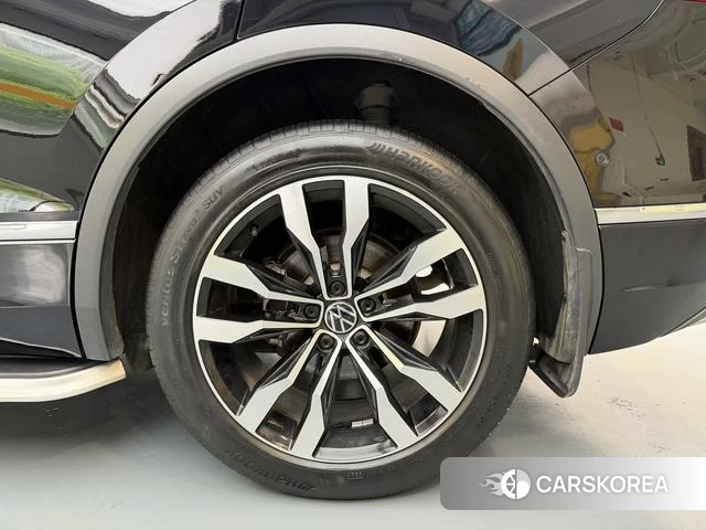 Volkswagen Tiguan L id 4263378 из Китая 9
