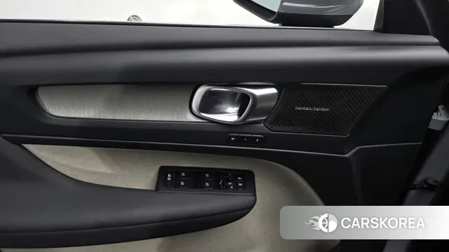 Volvo XC40 id 3299644 из Кореи 9