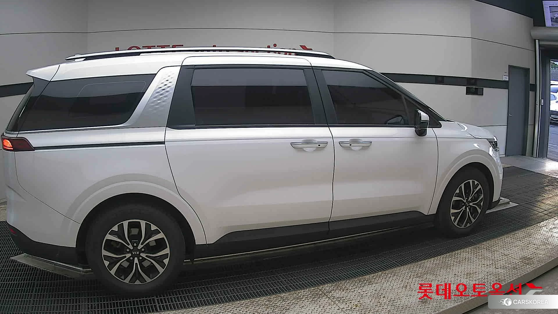 Kia Carnival id 4296903 из Кореи 9