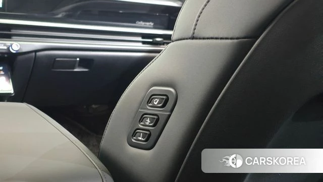 Hyundai Grandeur Hybrid (GN7) id 4847376 из Кореи 9