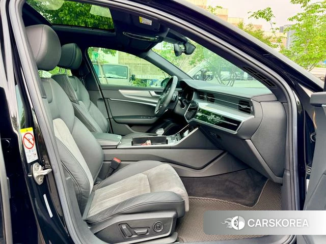 Audi A6L id 4300993 из Китая 9