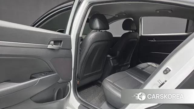 Hyundai Avante AD id 3325239 из Кореи 9