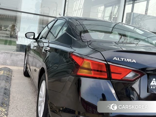 Nissan Teana id 4208954 из Китая 9