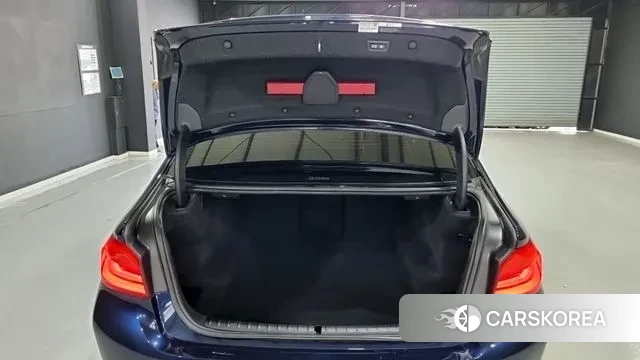 BMW 5 Series (G30) id 3107166 из Кореи 9