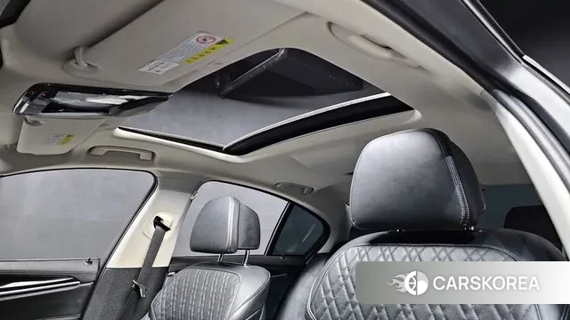 BMW 5 Series (G30) id 3514890 из Кореи 9