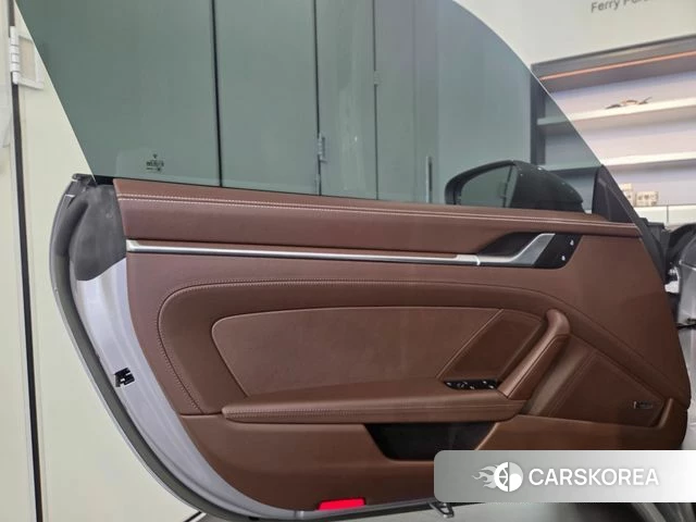 Porsche 911(992) id 4905229 из Кореи 9