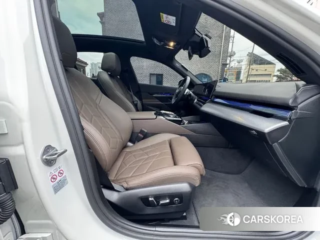 BMW 5 Series (G60) id 3522865 из Кореи 9