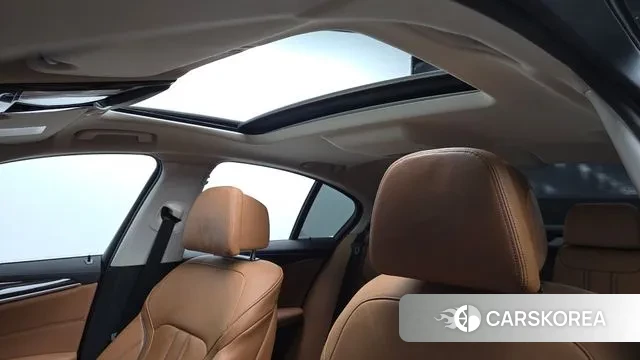 BMW 5 Series (G30) id 3778275 из Кореи 9