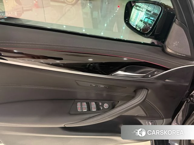 BMW 5 Series (G30) id 3903211 из Кореи 9