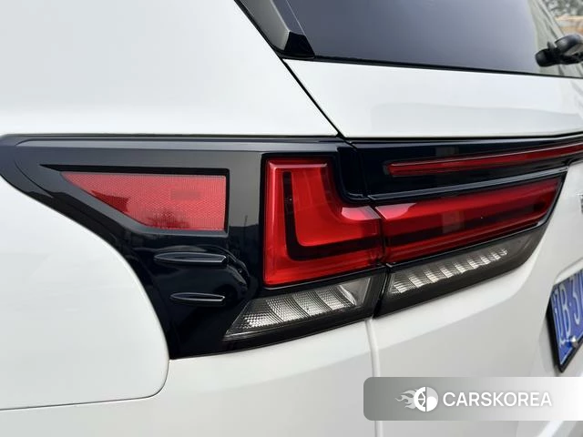 Lexus LX id 4273584 из Китая 9