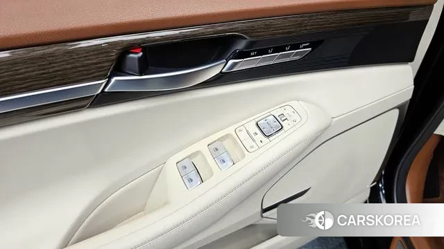 Genesis G90 id 3428054 из Кореи 9