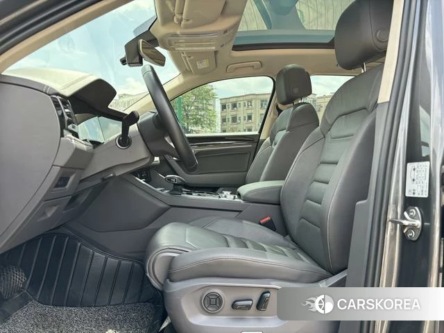 Volkswagen Touareg id 4393464 из Китая 9