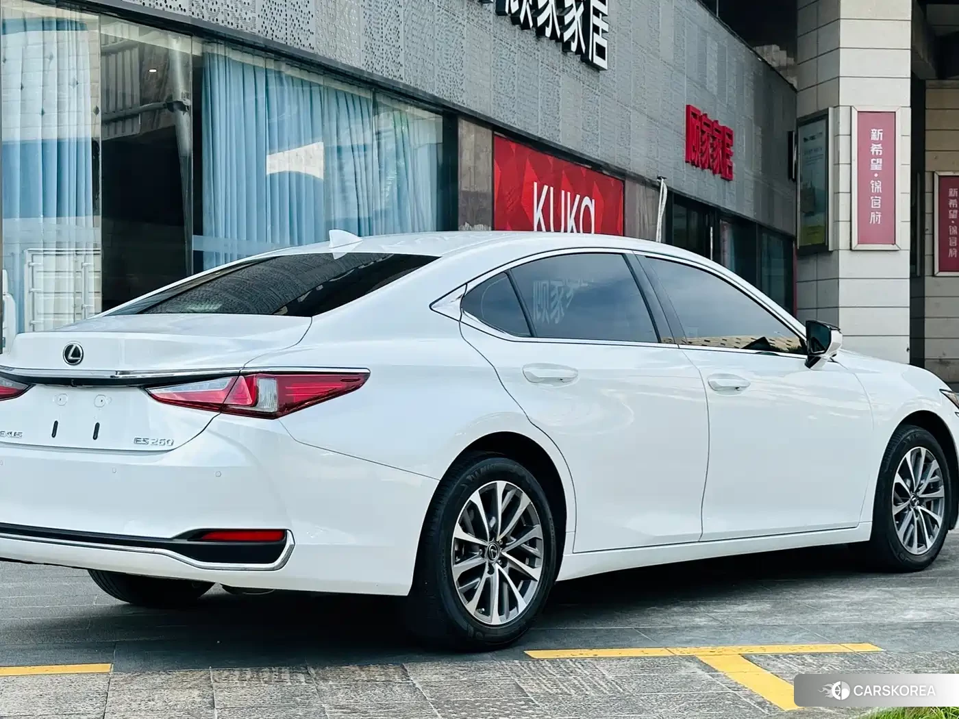 Lexus ES id 4654559 из Китая 9
