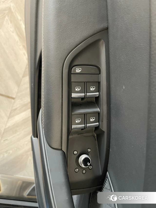 Audi Q5L id 4212464 из Китая 9