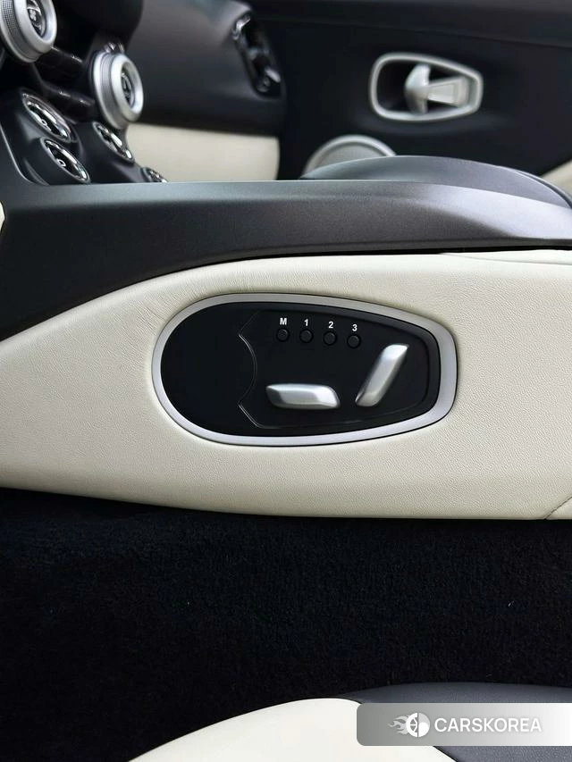 Aston Martin Vantage id 4238837 из Китая 9