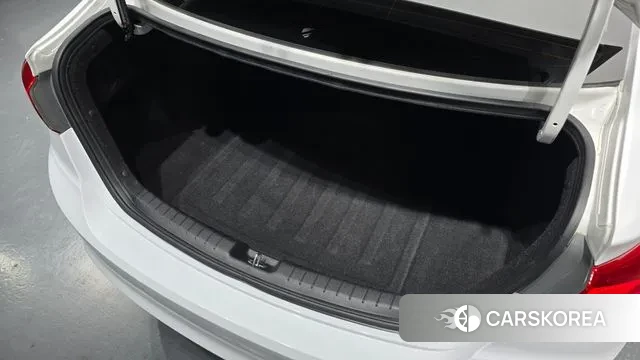 Hyundai Avante AD id 3779106 из Кореи 9