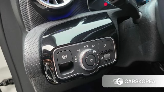 Mercedes-Benz A-Class W177 id 4384190 из Кореи 9
