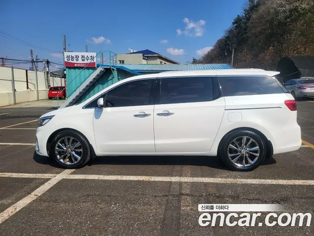 Kia The New Carnival id 2554926 из Кореи 9