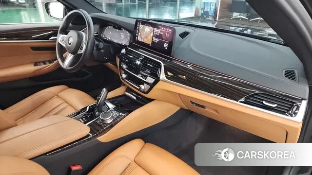 BMW 5 Series (G30) id 3453792 из Кореи 9