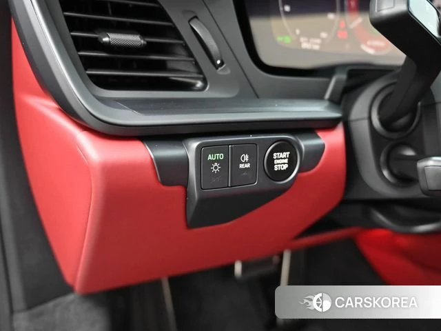 Porsche 911(992) id 4539818 из Кореи 9