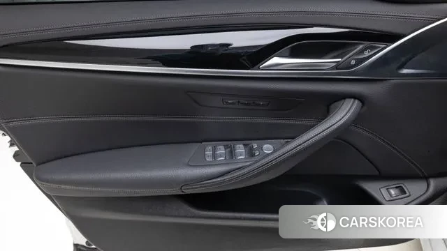 BMW 5 Series (G30) id 3615743 из Кореи 9