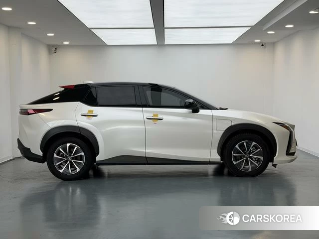 Lexus RZ id 4219336 из Китая 9