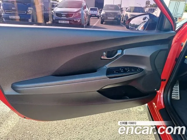 Hyundai Veloster (JS) id 2881827 из Кореи 9