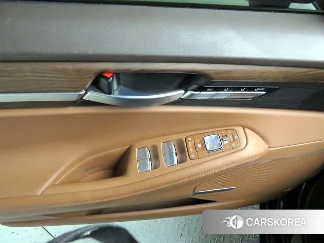 Genesis G90 id 3089901 из Кореи 9