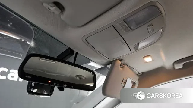 Kia Stonic id 3221036 из Кореи 9