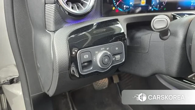 Mercedes-Benz A-Class W177 id 3269184 из Кореи 9