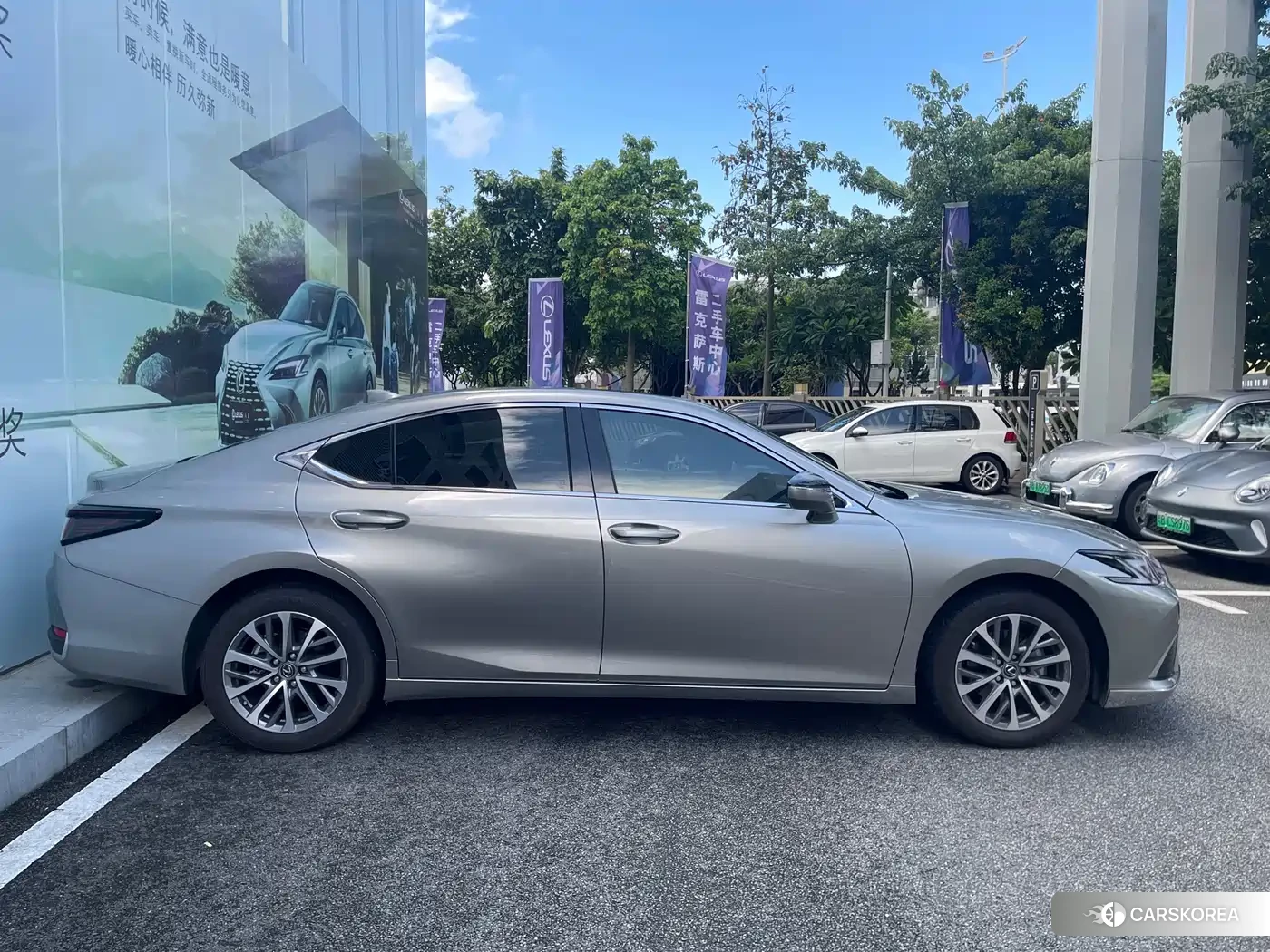 Lexus ES id 4576351 из Китая 9