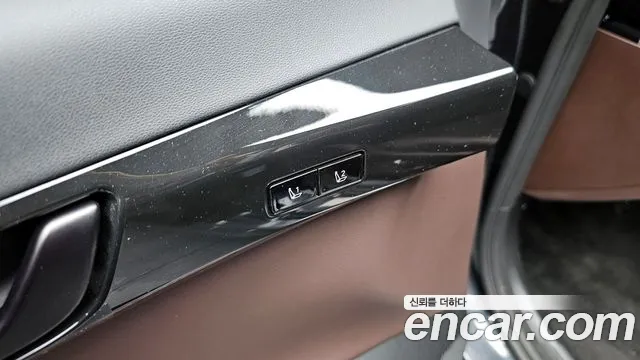 Hyundai Grandeur (GN7) id 2847962 из Кореи 9