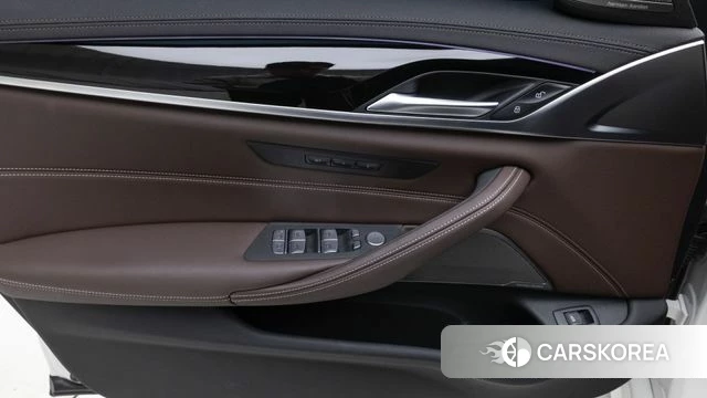 BMW 5 Series (G30) id 3798920 из Кореи 9