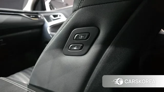 Genesis G70 id 3682223 из Кореи 9