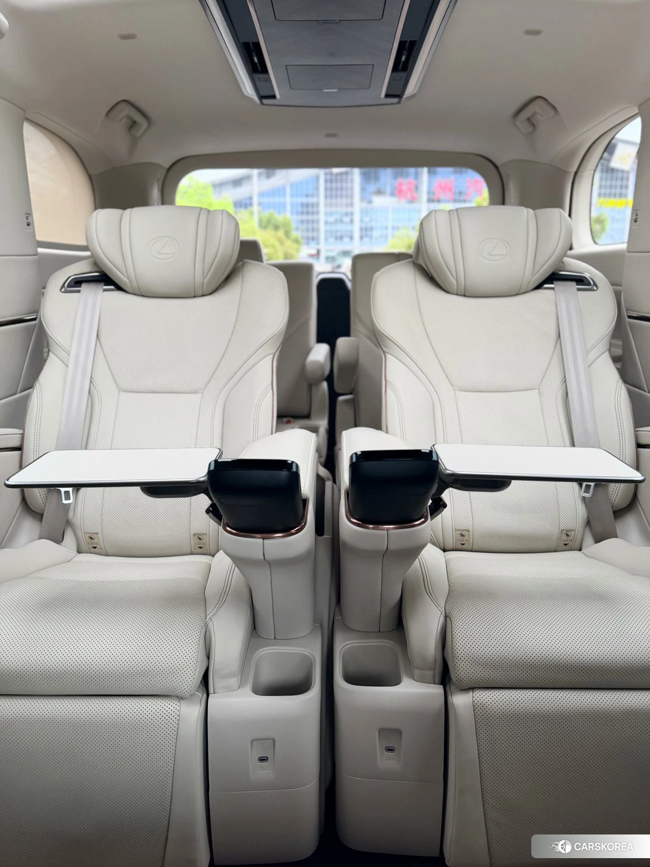 Lexus LM id 4455606 из Китая 9