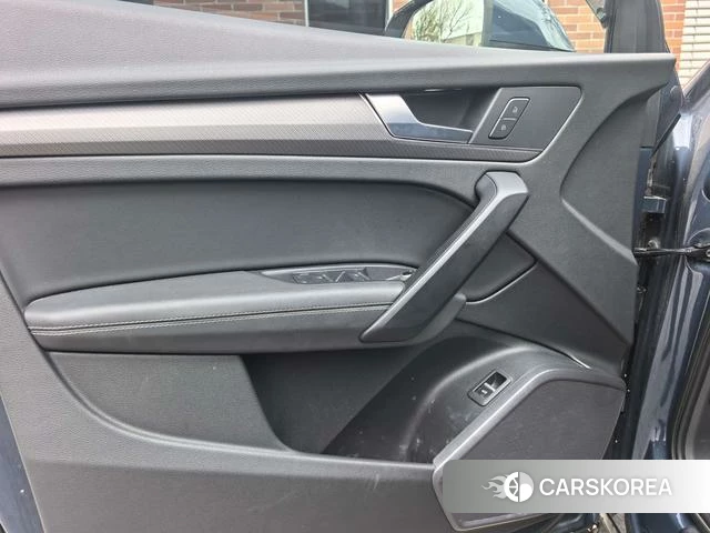 Audi Q5L id 4208569 из Китая 9