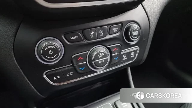 Jeep Cherokee (KL) id 3292329 из Кореи 9