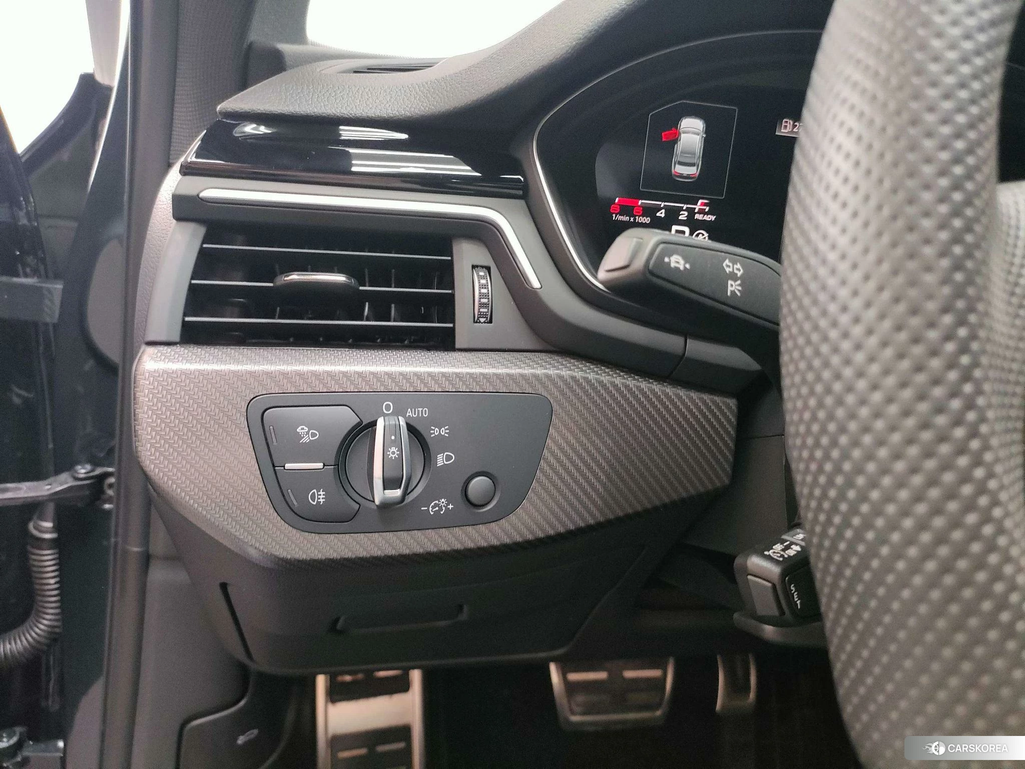 Audi A4L id 4455702 из Китая 9