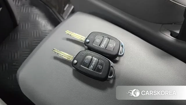 Hyundai The New Grand Starex id 3666138 из Кореи 9