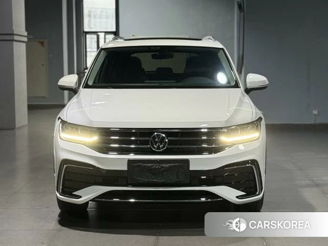 Volkswagen Tiguan L id 4275656 из Китая 9